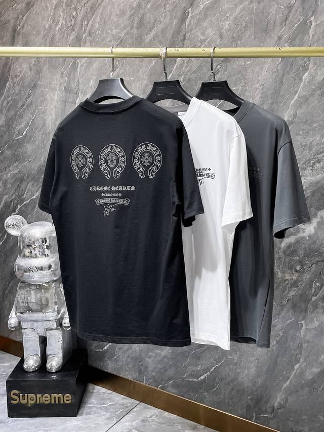 8980# 夏季上新 Chrome Hearts 25Ss 硅胶刻字膜版本 高克重环保优质顶级面料 280G 重工马蹄梵文手工磨破短袖 专柜同步 复刻版本1比1