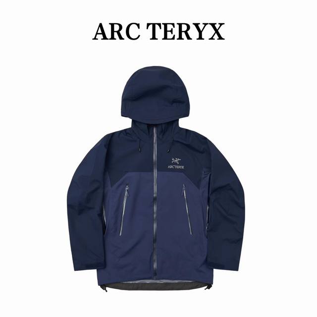 Arc 鸟家 Ar 系列冲锋衣 -翠鸟蓝- 设计理念: Arcteryx，中文名始祖鸟，加拿大户外服饰品牌，1989年创立于加拿大温哥华。始祖鸟来自加拿大海岸山