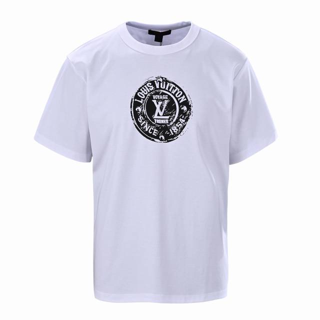 Louis Vuitton Lv 印章渲染短袖T恤 正品7050购入开发，采用60支液氨双股面料 克，领口1*1彼德罗纹240克，胶浆印花工艺，布匹洗水，定制辅