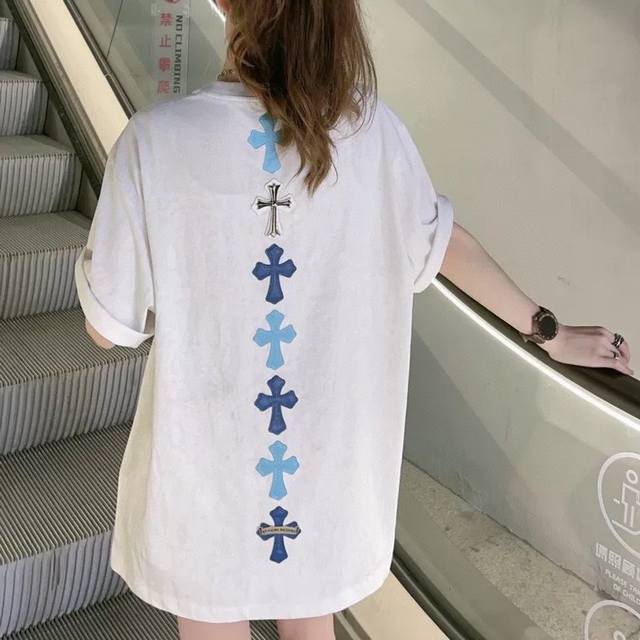 --上身咨询图 款号：G03---顶级版本 Chrome Hearts 克罗心小标刺绣款贴皮十字架款金属卷轴短袖T恤 - 顶级复刻版本 - 克罗心目前全球专卖店