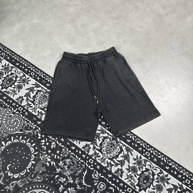 款号：G22---顶级版本 Balenciaga满钻Blcg巴黎世家水洗做旧满钻烫钻短洗水卫裤短裤五分裤 非常基础的黑色做旧雪花和千千万 Bling Bling
