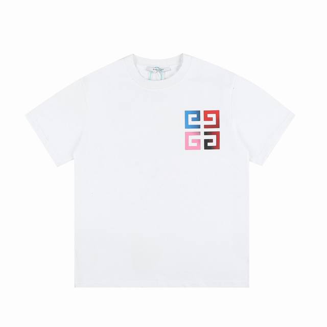 顶级版本 区别通货 纪梵希 23Ss夏季 前后印花Logo渐变圆领T恤 时尚新潮，逼真立体，个性经典百搭不过时，面料舒适透气。潮范大气，时尚简约且自带气场。 颜