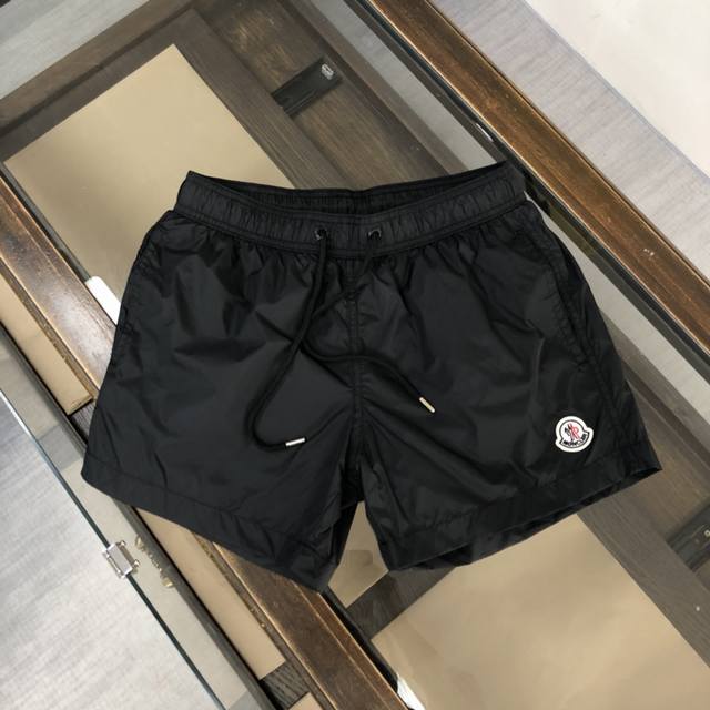 Moncler 蒙口 春夏新品、最新专柜款短裤、时尚沙滩裤、定制原版 做工细节无可挑剔、完美出品、专柜高科技速干纤维尼龙面料、清爽舒适、型男必备、12颜色可选、