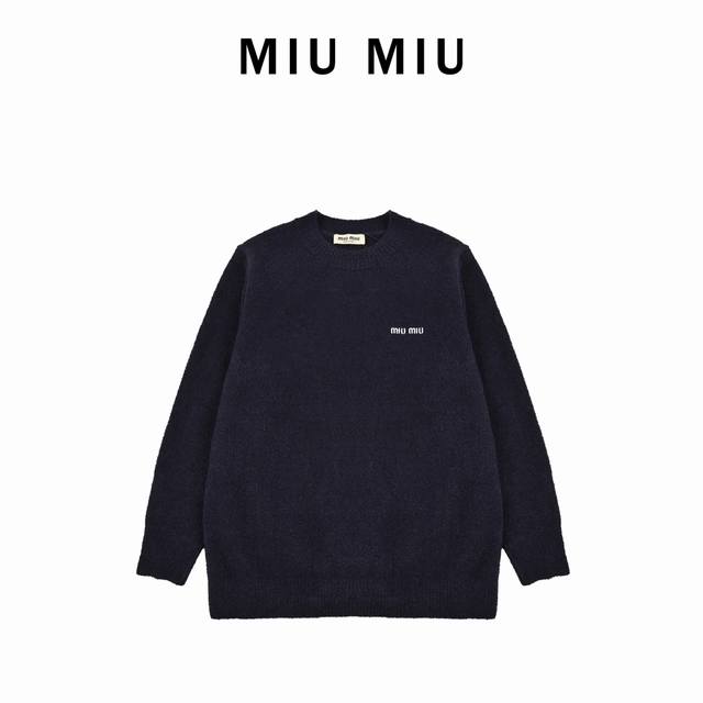 Miumiu 24Fw 小刺绣泰迪圆领毛衣 原16,200购入，定织定染60%绵羊毛夜蓝色黑羊毛圈圈纱，夜蓝色里透黑的圈纱线延展性高弹力性好，区别市面无弹扎肉版