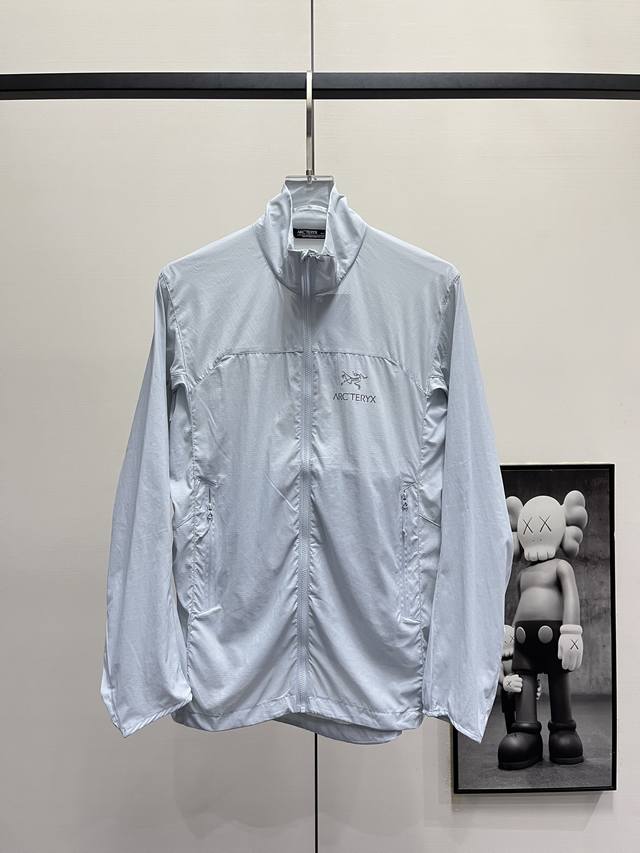 Arc‘Teryx丨始祖鸟立领风壳防晒衣 Size：S-Xxl 鸟家的Squamish皮肤衣 真的很不错 主要是穿起来真的很舒服，按理来说Squamish的主要