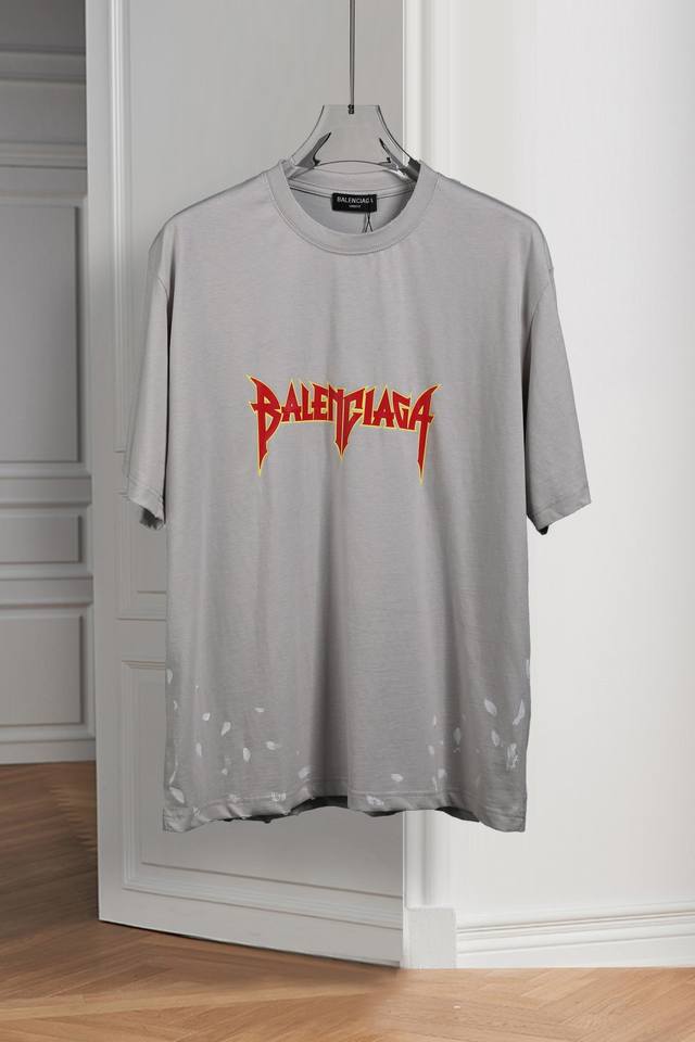 Balenc#Aga 闪电闪电字母Logo 顶级字母胶浆爆裂印花工艺、可随意自由拉裂效果、领口磨烂效果、下摆喷绘、纯手工破洞、原版开发、 面料、罗纹定织定染无色