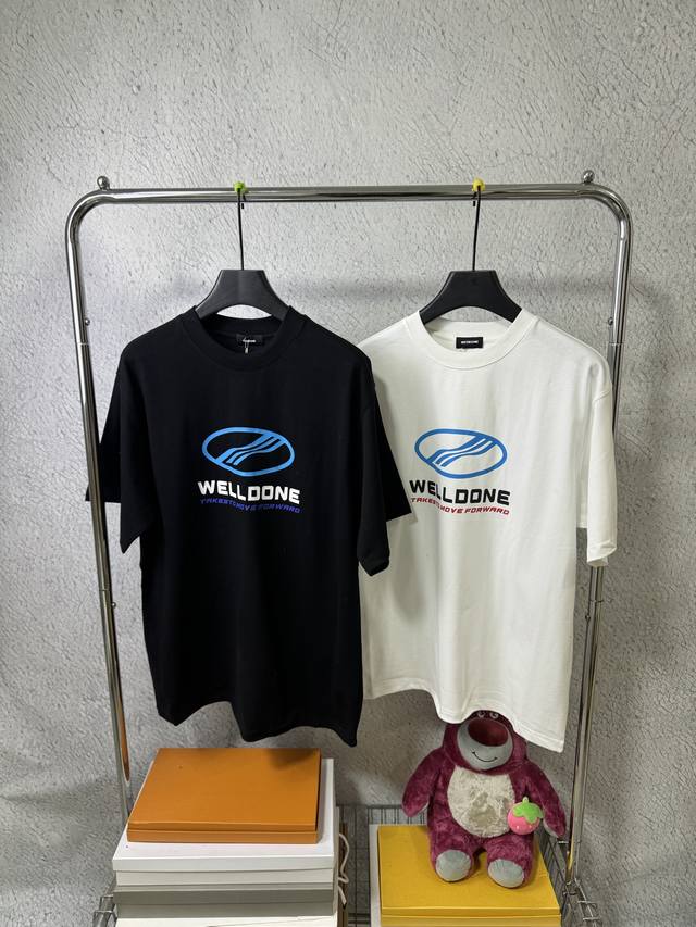 3019# We11Done 韩国潮牌Welldone宽松大码版型短袖T恤 经典Logo字母印花 重磅300G纯棉面料 颜色：黑色 白色 码数：S M L
