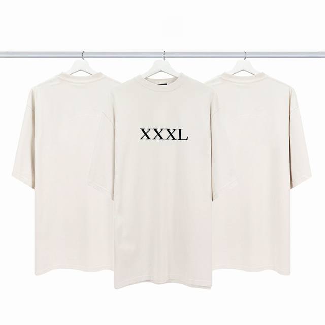 巴黎世家 Balenciaga Xxxl字母刺绣水洗短袖 原版开货 进口百灵达绣花机 光刺绣调针处理了十几次才到这个满意效果 进口绣花线区分市场跟原版打版的区别