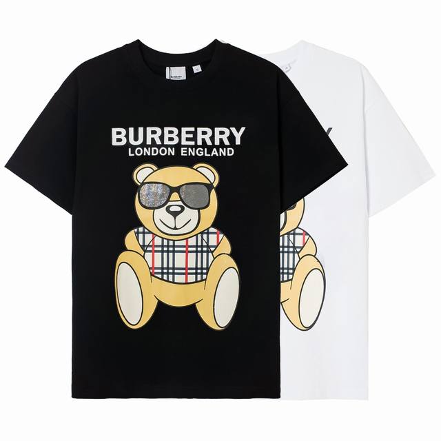 高端品质，独家定制巴宝莉Burberry印花熊字母Logo 圆领短袖，采用定织定染高克重原版面料，洗水完高达280G纯棉面料，1-1工艺制作，宽松Oversiz