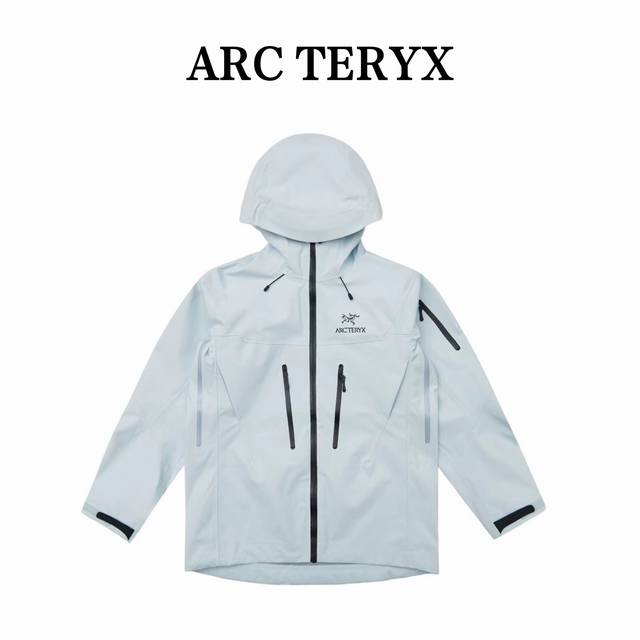 Arc鸟家Alpha Sv7代阿尔法Sv第七代硬壳冲锋衣 -破晓蓝 -阿尔法Sv第七代硬壳冲锋衣采用了 Gore-Tex 3.0面料，上面的刺绣Logo 图案超