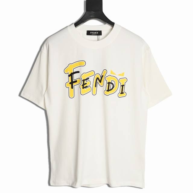 Fendi 芬迪 25Ss 双重字母短袖T恤 面料采用定制240G 26支特滑双股精棉平纹高密无尘全棉布料。前幅高密度加厚，走线平整，代工品质，全套定制辅料。