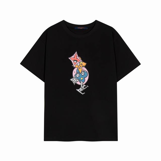 高端品质，独家定制，Lv卡通字母Logo圆领短袖，采用定织定染高克重原版面料，洗水完高达280G纯棉面料，螺纹增加到2.7不变形。，1-1工艺制作，宽松Over