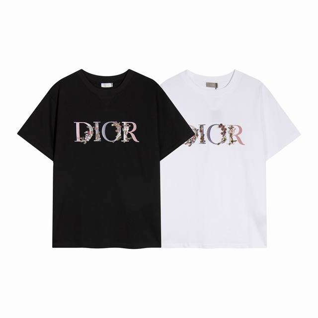 高端品质，独家定制，Dior 迪奥花卉刺绣字母Logo圆领短袖，采用定织定染高克重原版面料，洗水完高达280G纯棉面料，螺纹增加到2.7不变形。，1-1工艺制作