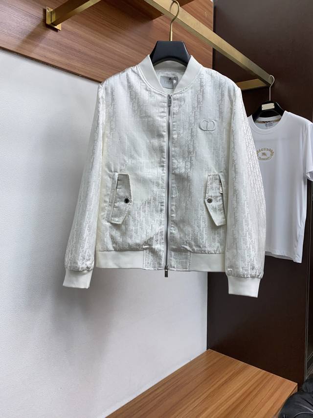 迪奥 25Ss最新品 经典棒球领夹克外套，设计帅气有型！百搭必备单品，时尚潮牌， 轻松营造酷帅氛围感 ，高级感满满，在低调又时髦撞色设计特别吸睛，宽松版型百搭人