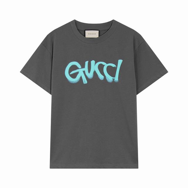 高端品质，独家定制，Gucci古奇新品发泡立体印花字母Logo圆领T恤，采用定制定染高克重原版面料，洗水完高达280G纯棉双纱面料，螺纹增加到2.7不变形，宽松