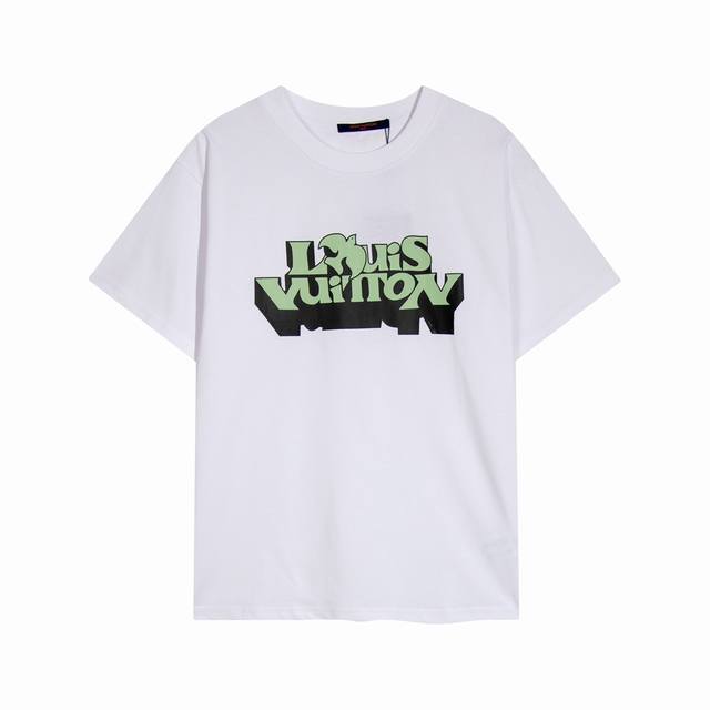 高端品质，独家定制，Lv卡通和平鸽字母Logo圆领短袖，采用定织定染高克重原版面料，洗水完高达280G纯棉面料，螺纹增加到2.7不变形。，1-1工艺制作，宽松O