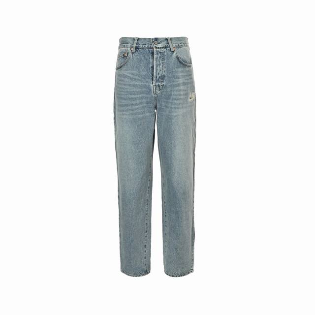 Nike & Levi’S 联名款刺绣Logo牛仔裤 Levi’S X Nike 最新联名款 Drop10 按扣罗纹边字母图案贴片宽松休闲斜插口袋牛仔裤 今年最