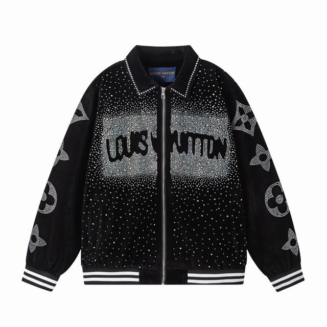 Lv 2025Ss 秋冬新款夹克外套 进口满钻 顶级韩国绒，展现品牌的高贵与独特。轻松搭配各种下装，展现您的时尚品味。无论是日常休闲还是参加正式场合，它都能为您