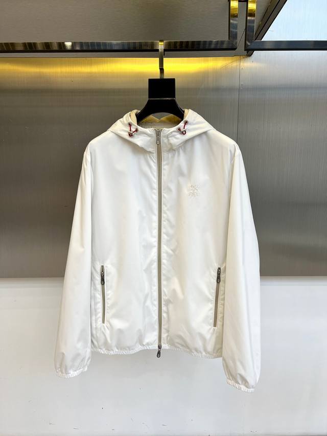 主推 Brunello Cucinelli-意大利Bc男装早秋新款老钱风时尚休闲夹棉 薄棉连帽风衣男士时尚夹克外套。双向拉链，两侧饰有拉链口袋胸前饰有Logo刺