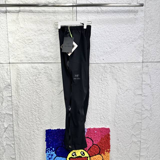 始祖鸟硬壳拉链裤冲锋裤22Fw Arcteryx Beta Pant始祖鸟全拉链长裤30116硬壳冲锋裤户外长裤 今年的始祖鸟似乎开了挂，从户外火到街头甚至时尚