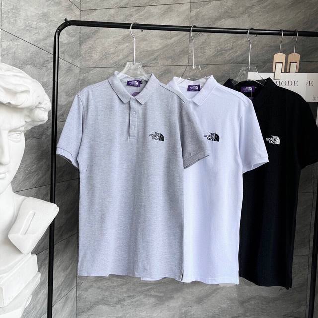 The North Face 北面西海岸专柜定制紫标长青款三色Polo短袖T恤重磅上新 高品质专柜款翻领Polo面料采用高端采用双纱爽滑棉！丝滑柔顺！不变形，不