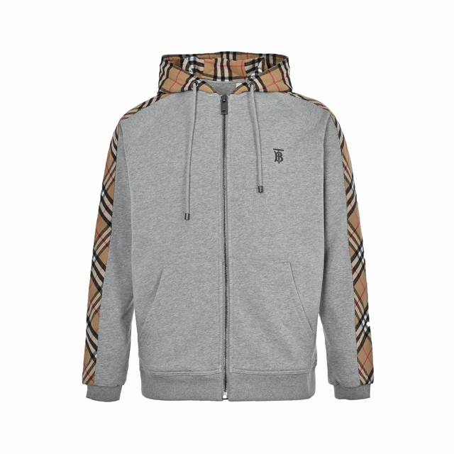 Burberry 巴宝莉 20Fw 刺绣Tb格纹拼接拉链卫衣外套 了解巴宝莉的忠实粉丝都很清楚，此款格子卫衣外套一直都是巴宝莉的王牌经典款，永远不落的太阳。经典