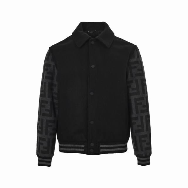 Fendi 芬迪 字母袖拼接翻领毛呢飞行棒球服夹克外套 选用羊毛混纺面料，混纺面料能更好的契合染料，不易褪色，衬衫的翻领设计，印花轮廓清晰，做到一比一的还原，保