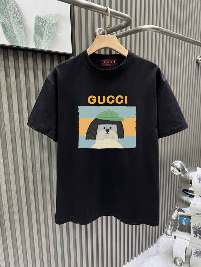 Guccl古驰 Gucci古驰Guc 趣味卡通系列印花短袖 采用32支双纱280克重面料 进口针织针梳棉进行制作厚度适中 有垂感又有轮廓型 上身就是一个舒适 对