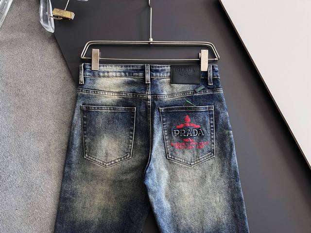 Prad*、重工水洗休闲牛仔裤，进口原版水洗弹力面料，舒适有弹性，独特设计，版型超正，舒适透气，档次极高，专柜品质，上身帅气十足，码数：29-40