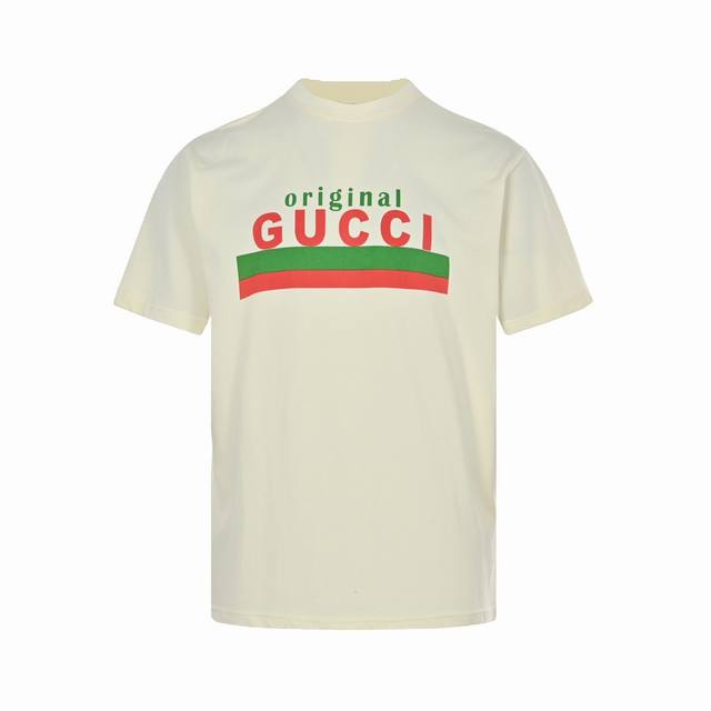 Gucci 古驰 经典红绿字母印花短袖 印花：印花材料采用安全环保无毒婴儿认证的发泡材料；印花轮廓清晰干净，有康丽机器出来的质感；如果衣服要清洗的话，建议翻过来