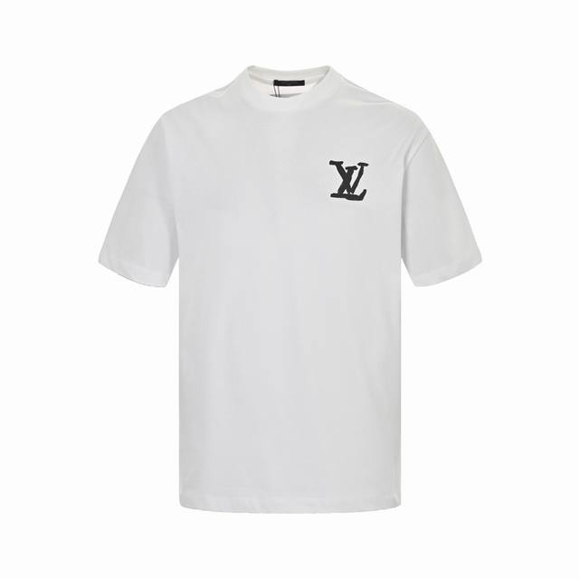 Louis Vuitton 路易威登 24Ss 手绘大字母Logo短袖 立体有质感，面料依旧选用32支双纱240克 上身彰显贵的感觉！超级百搭好看的一款短袖，非