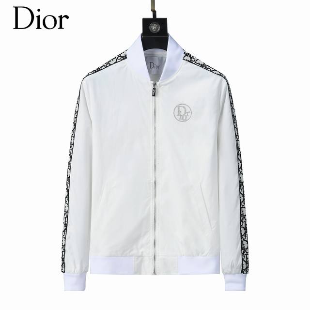Jins 迪奥 Dior 夹克 风衣 贵族高级别要求订单 高标准定制　上身非常有型 经典百搭 客供五金 每颗都有独特Logo 冬季任何时装都可以搭配版型上也是非