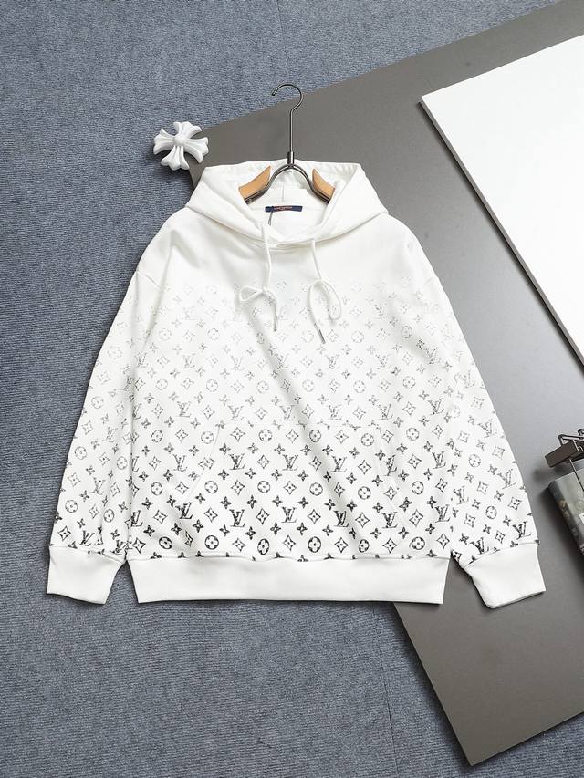 Louis Vuitton 路易威登 经典渐变Logo Logo标识精致升级，灵感源自八十年代复古 原版面料 官方同款 圆领卫衣 420克 同缸染面料 手感非常