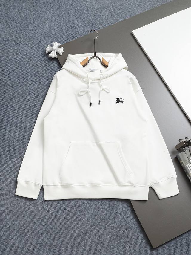 Burberry 巴宝莉 Logo经典战马 Tb标识印花 精致升级，灵感源自八十年代复古 原版面料 官方同款 连帽卫衣 定制420克同缸染面料 手感非常舒服 春