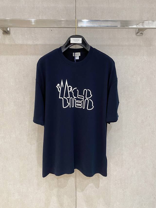 Moncler 蒙口大爆款 2025春夏新款首发专柜最新款短袖圆领T恤 高端订制 设计前卫时尚！品牌Logo重工艺设计 高端定制面料.手感柔软.穿着舒适.专柜级