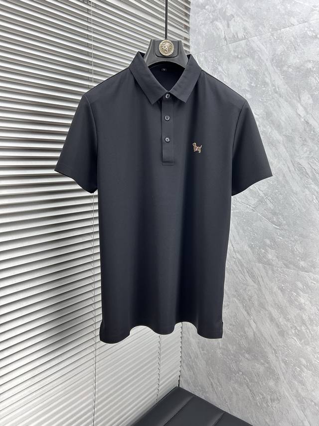 Tb‘’2025春夏新款男士短袖Polo衫，品牌最新设计元素！既不单调也不复杂,恰到好处的展现品味！客供顶级定制弹力氨纶面料！舒适吸汗透气根本不在话下,面料独具