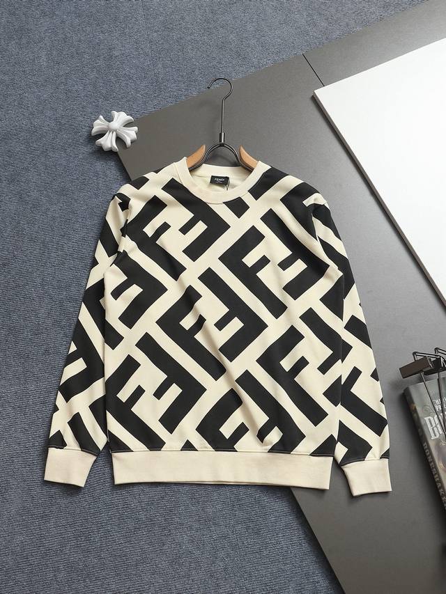 Fendi 芬迪 双Ff 字母印花工艺 Logo标识精致升级，灵感源自八十年代复古 原版面料 官方同款 圆领卫衣 定制420克同缸染面料 手感非常舒服 春夏最新