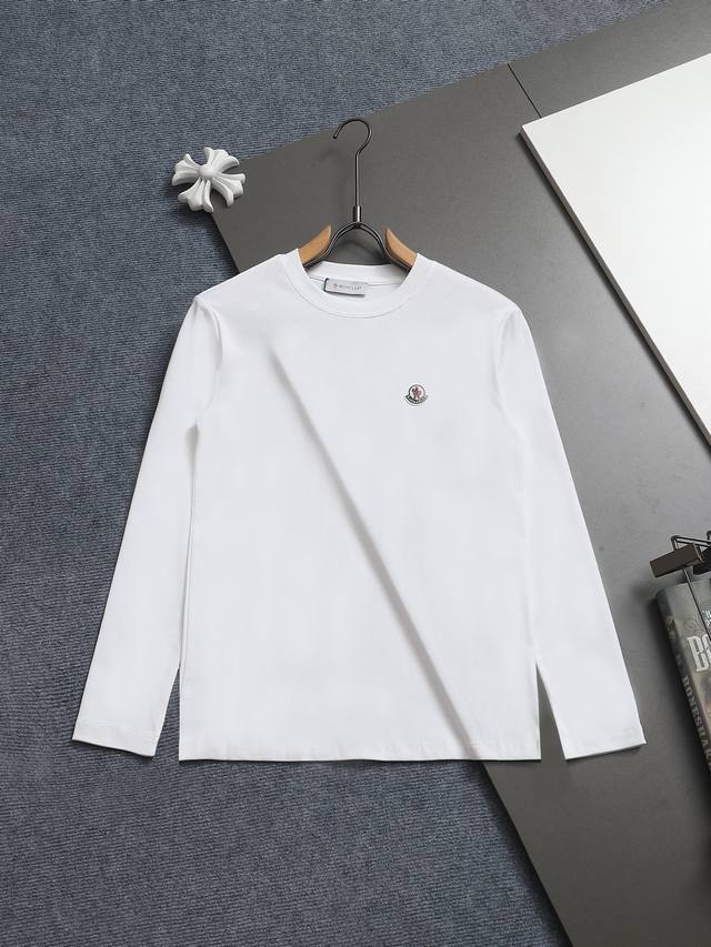 Moncler 蒙口 极简经典徽章 Logo标识精致升级，灵感源自八十年代复古 原版面料 官方同款 打底衫 定制340克同缸染面料 手感非常舒服 春夏砖柜同步
