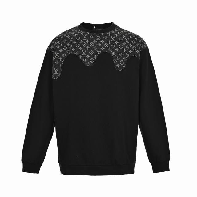 Louis Vuitton 路易威登 23Fw 老花拼接圆领卫衣 牛仔老花满印领口，简单时尚，上身百搭必入单品。100%针织棉制作，细节完美无瑕刺绣饱满满分，订