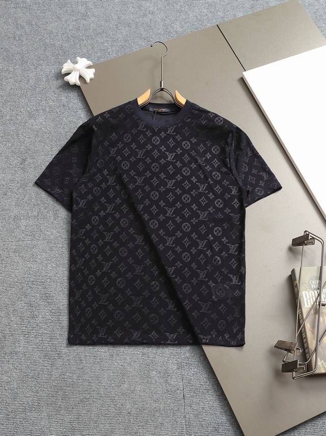Louis Vuitton 路易威登 微宽版型Xs S M L 25Ss最新最顶级 新款暗纹毛巾绣花 最顶级的品质专柜原单短袖，顶级制作工艺进口面料，专柜款独特
