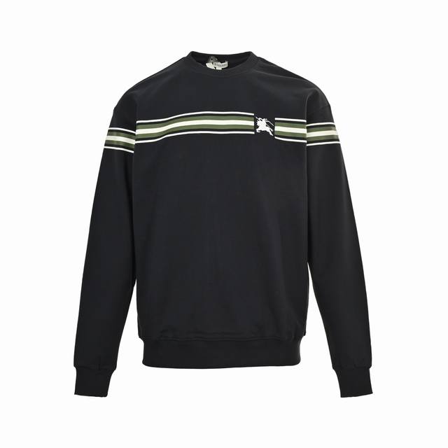 Burberry 巴宝莉 战马标识刺绣横条圆领卫衣 早春渠道限定新款，衣橱必备的基础款圆领套头卫衣。Bbr最新横条设计，以经典战马徽标刺绣图案点缀衣身。袖臂对称