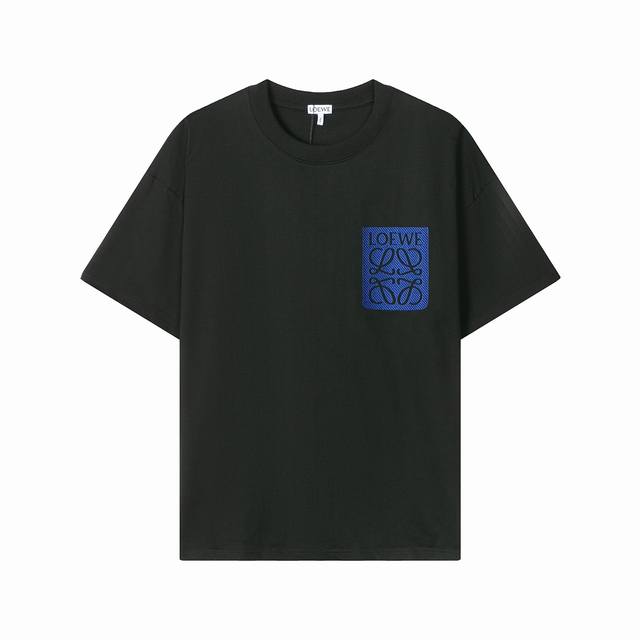 0209款，高端定制，独家最高品质版本Loewe*Logo刺绣圆领短袖T恤，采用独家定制290G原版1:1双股双纱纯棉面料，定织定染同缸无色差罗纹，定制1:1辅