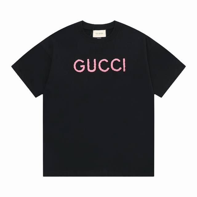 古驰 Gucci Gucci 古驰 经典双G Logo标识精致升级，灵感源自八十年代复古 原版面料 官方同款 定制260克同缸染面料 手感非常舒服 春夏最新砖柜