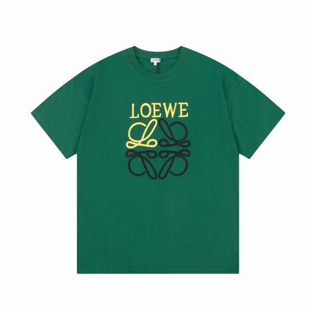 Loewe 罗意威 精工拼色字母Logo刺绣 精致升级，灵感源自八十年代复古 原版面料 官方同款 短袖T恤 定制同缸染面料 手感非常舒服 春夏最新砖柜同步 时尚