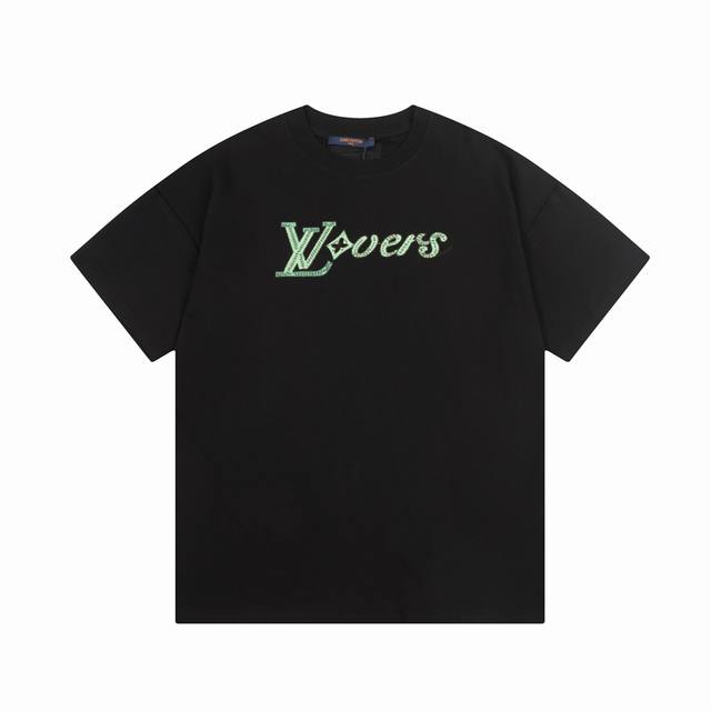 Louis Vuitton 路易威登 字母设计刺绣 标识精致升级，灵感源自八十年代复古 原版面料 官方同款 短袖T恤 同缸染面料 手感非常舒服 最新砖柜同步 时