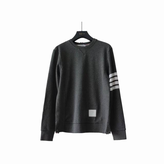 实拍细节图+尺码表 Thombrowne 汤姆布朗万年经典色织圆领卫衣 领口三角单独横机摇，拼接处考验做工，下摆侧开扣子均为进口贝壳扣 价格P是普通防贝壳的10