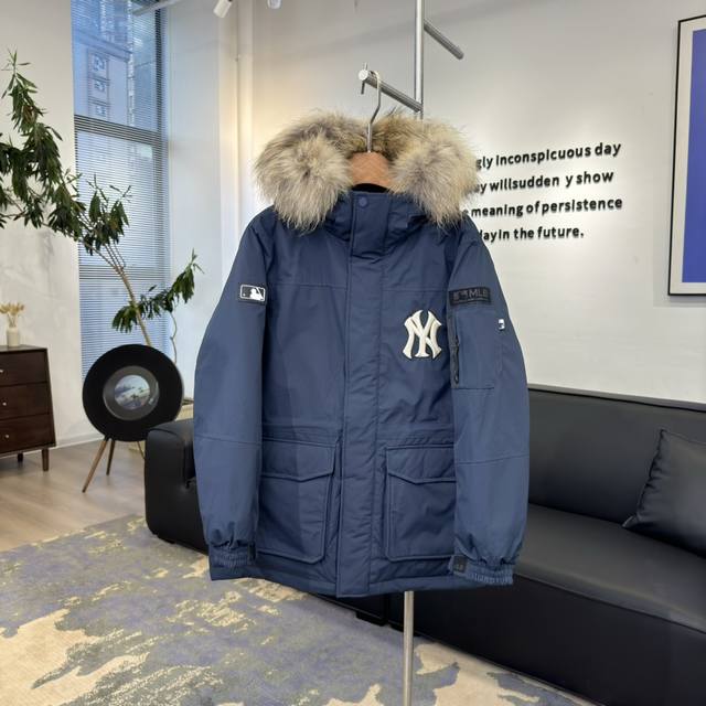 代购级 ｜纽约洋基队 徽标 大毛领工装羽绒服 男女款#Ny03# ：、 、 、 、、 产品颜色： 黑色、绿色、白色、 黑色、蓝色