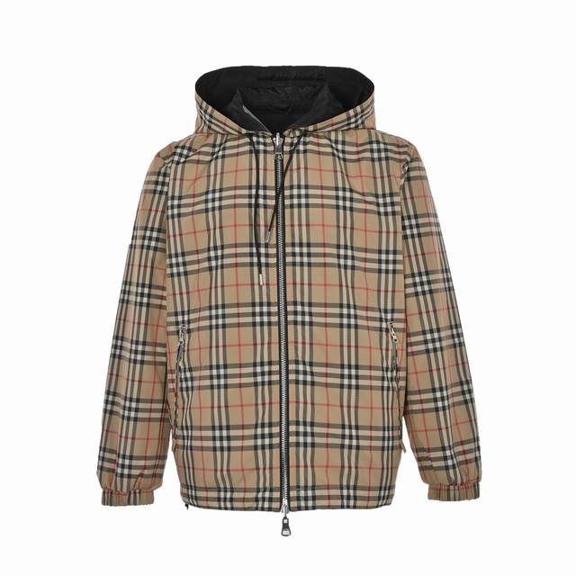 Burberry巴宝莉 经典格纹双面穿夹克外套 定织定染卡其色格子面料，格子大小和Zp一致，区别 市面现成面料格子大1Cm的一眼假差距，前幅、后背、帽子定位，1