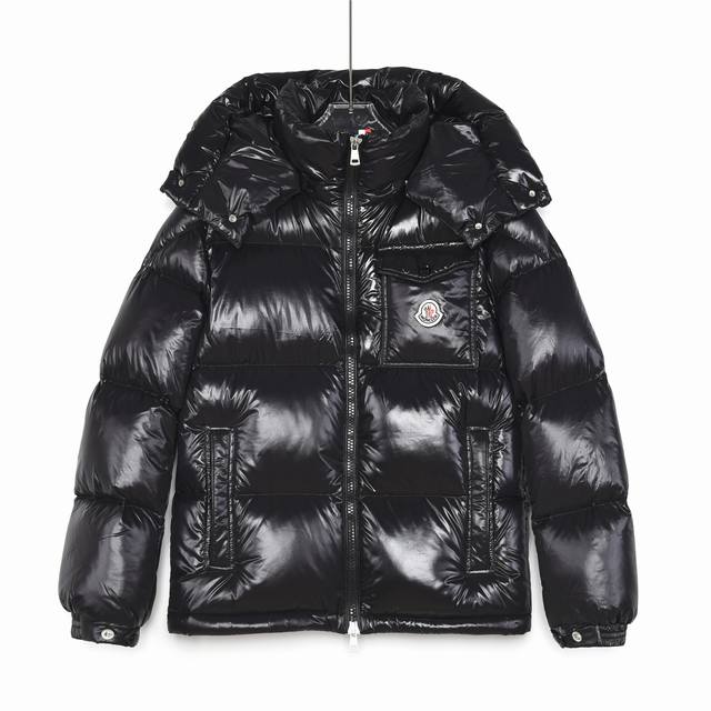 Moncler 蒙口#Montbeliard万年经典款，彰显跨越时尚潮流的美感#08#男女款！ 采用双拉链彩虹条设计太贴心啦，随时切换风格不过这都不重样，漆面尼