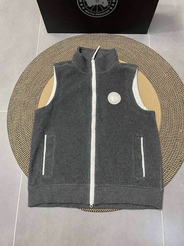黑色 Canada Goose 加拿大鹅 秋冬情侣抓绒毛呢马甲外套 颜色：黑色 灰色 卡其 最高版本 原版面料 高版本 高品质 所有细节 面料辅料工艺 全部1: